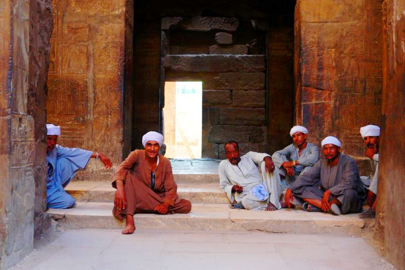 luxor_temple-men_at_work